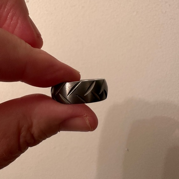 Tungsten Ring - Picture 4 of 5